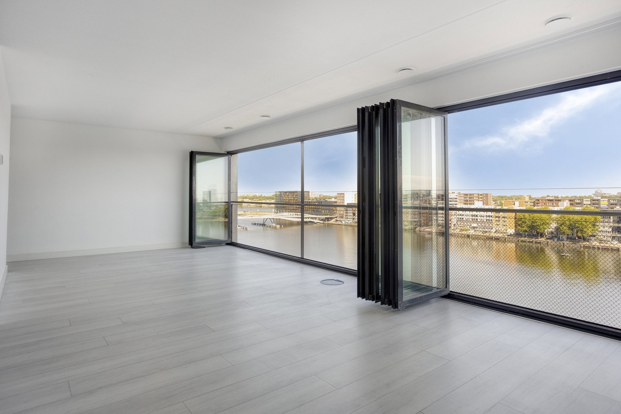 Flat Purperhoedenveem in Amsterdam