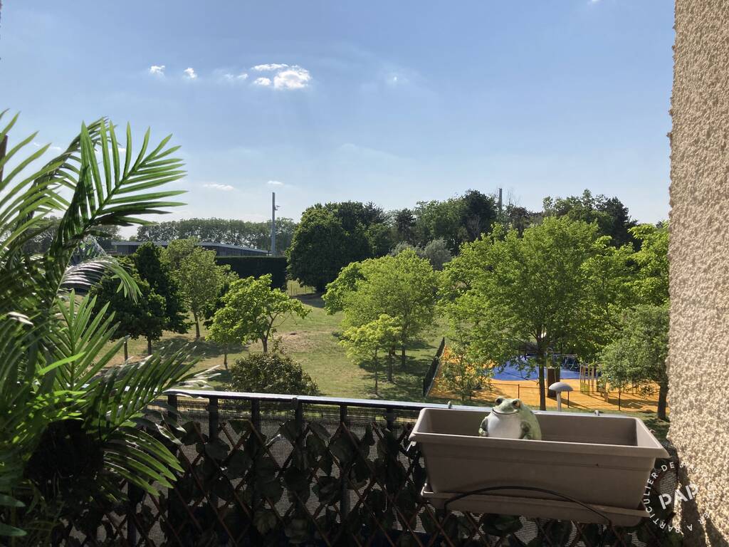Flat Rue Père André Jarlan in Évry