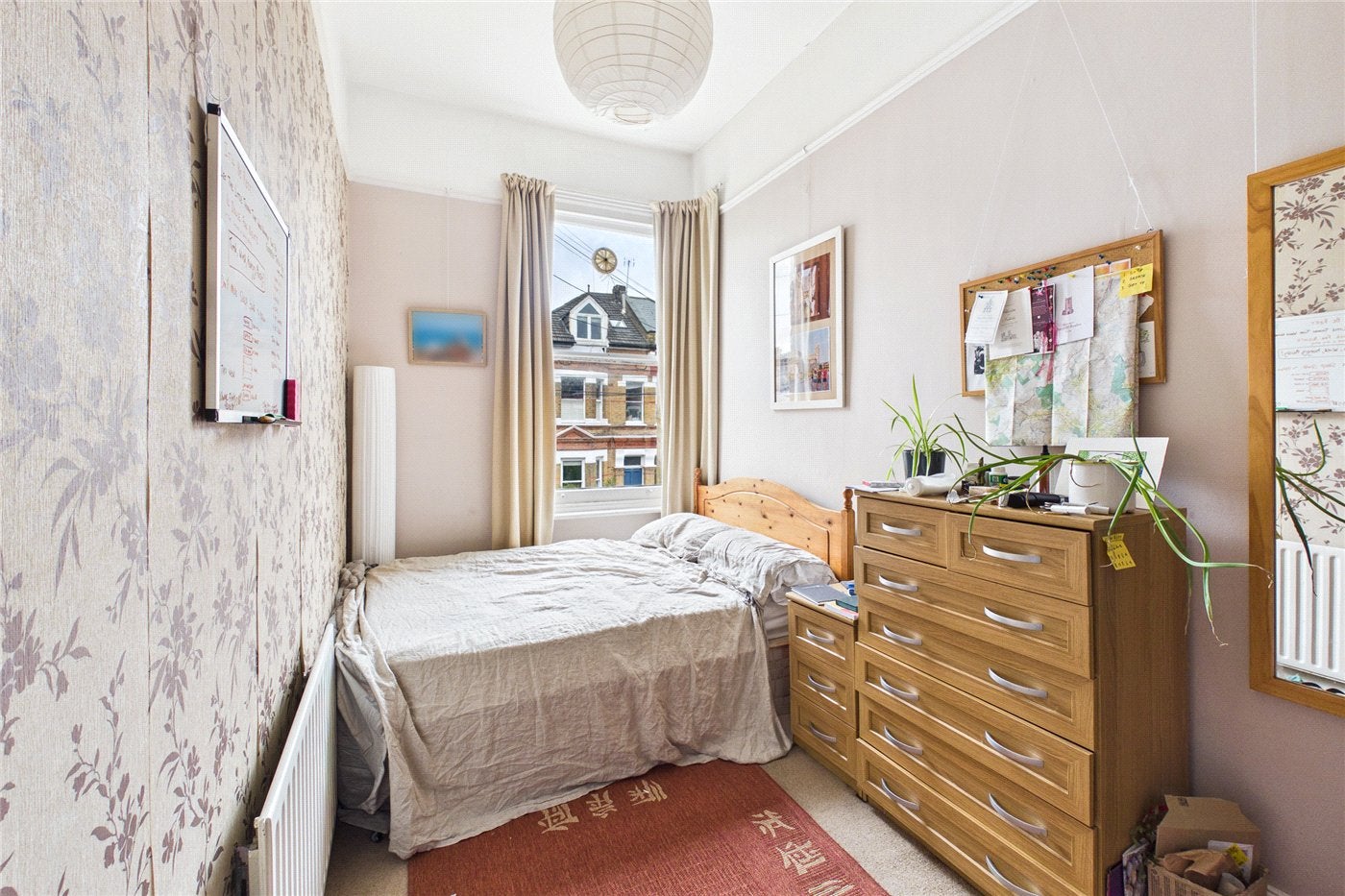 Flat Tierney Road in Greater London