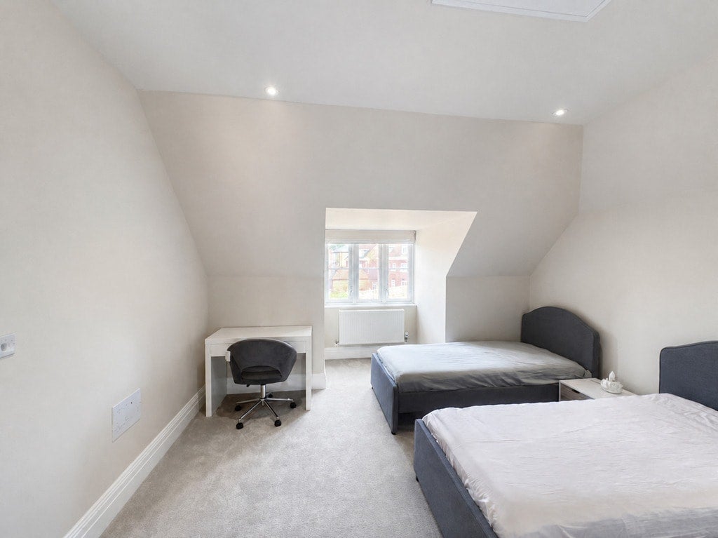 House Lushington Drive in Greater London