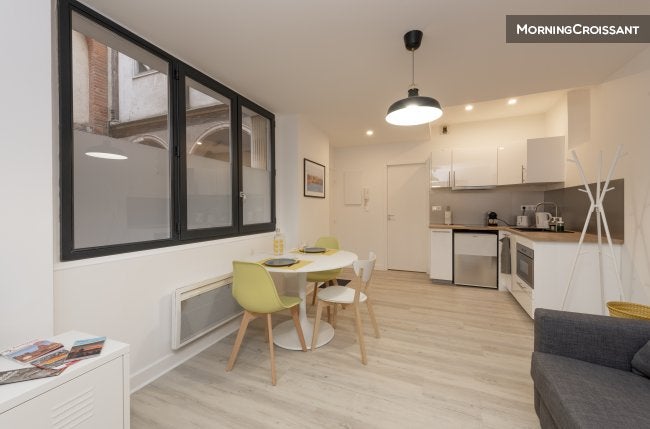 Flat Quai Lucien Lombard in Toulouse