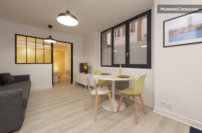 Flat Quai Lucien Lombard in Toulouse