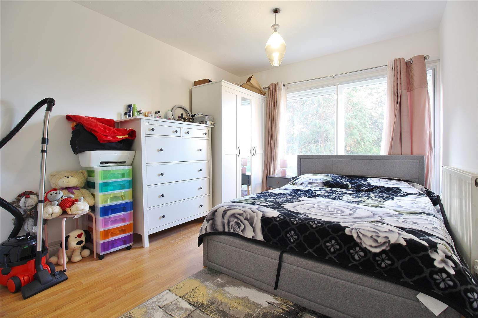 Flat Deborah Close in Greater London