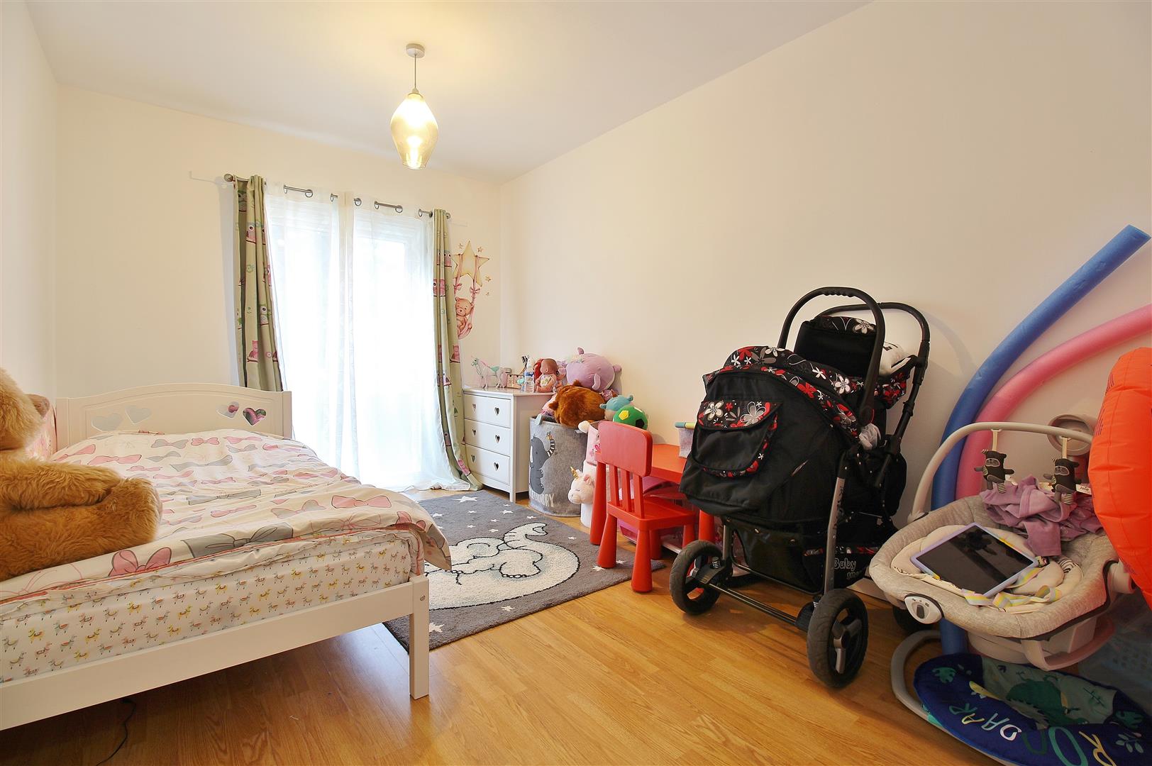 Flat Deborah Close in Greater London