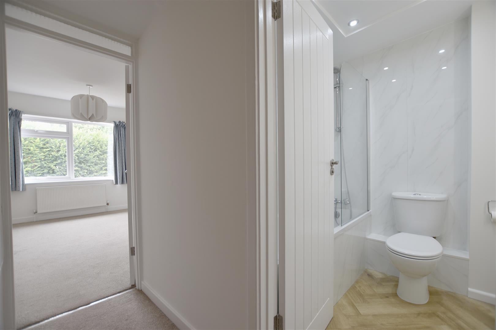 Flat Blackborough Road in Reigate and Banstead