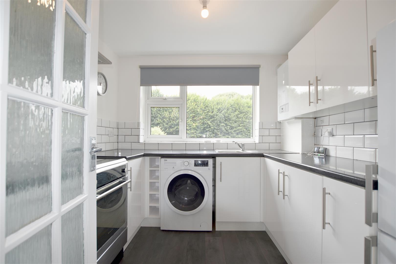Flat Blackborough Road in Reigate and Banstead