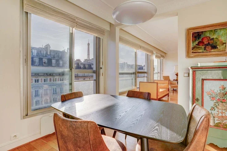 Flat Avenue Kléber in Paris