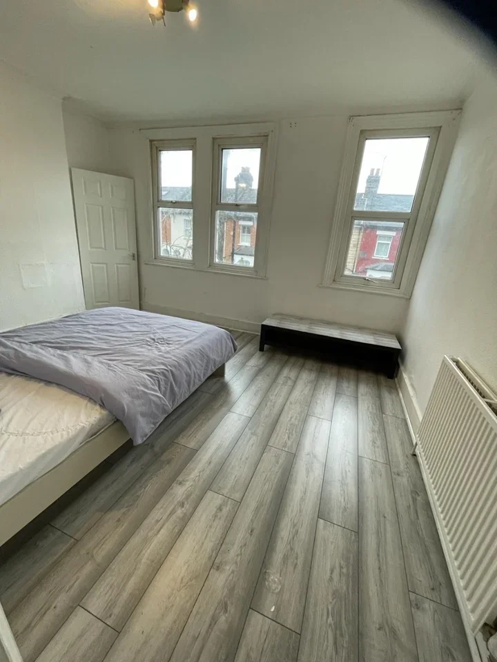 House Seymour Avenue in Greater London