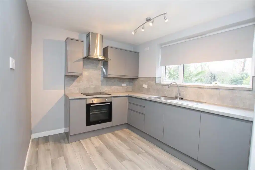 Flat Paddock Close in Sevenoaks
