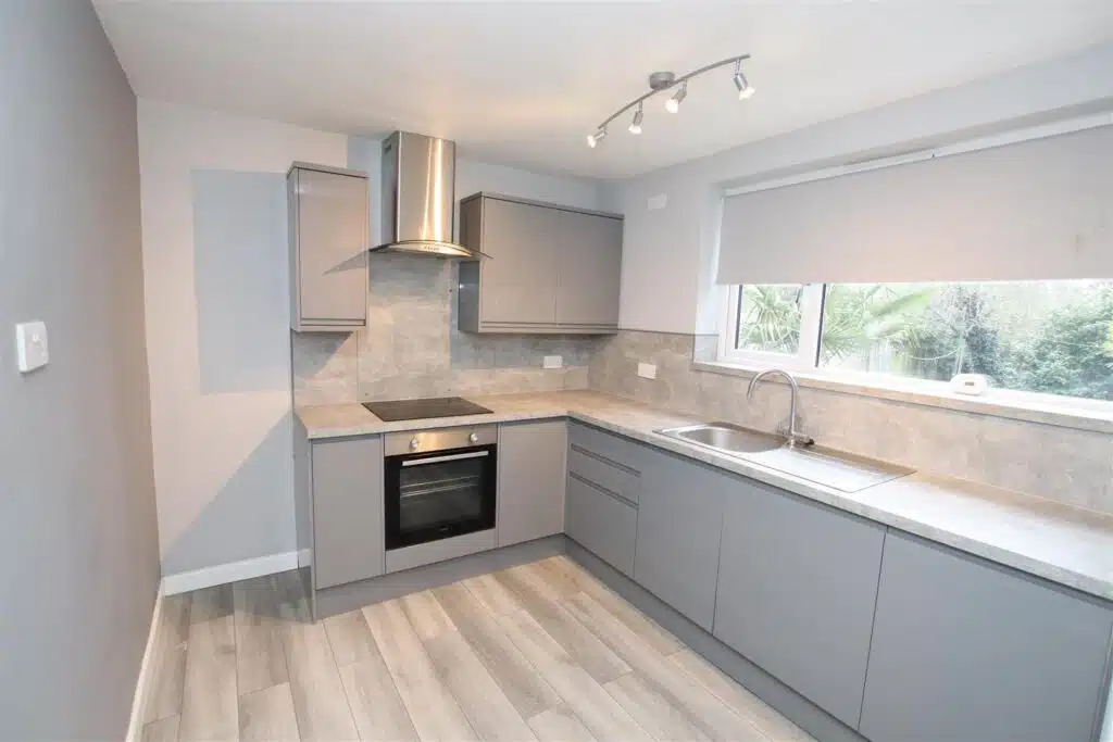 Flat Paddock Close in Sevenoaks