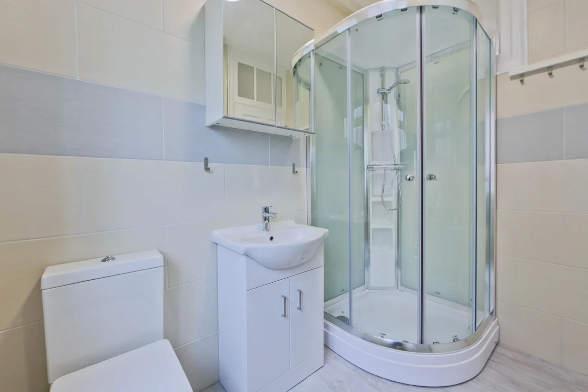 Room Watford Way in Greater London