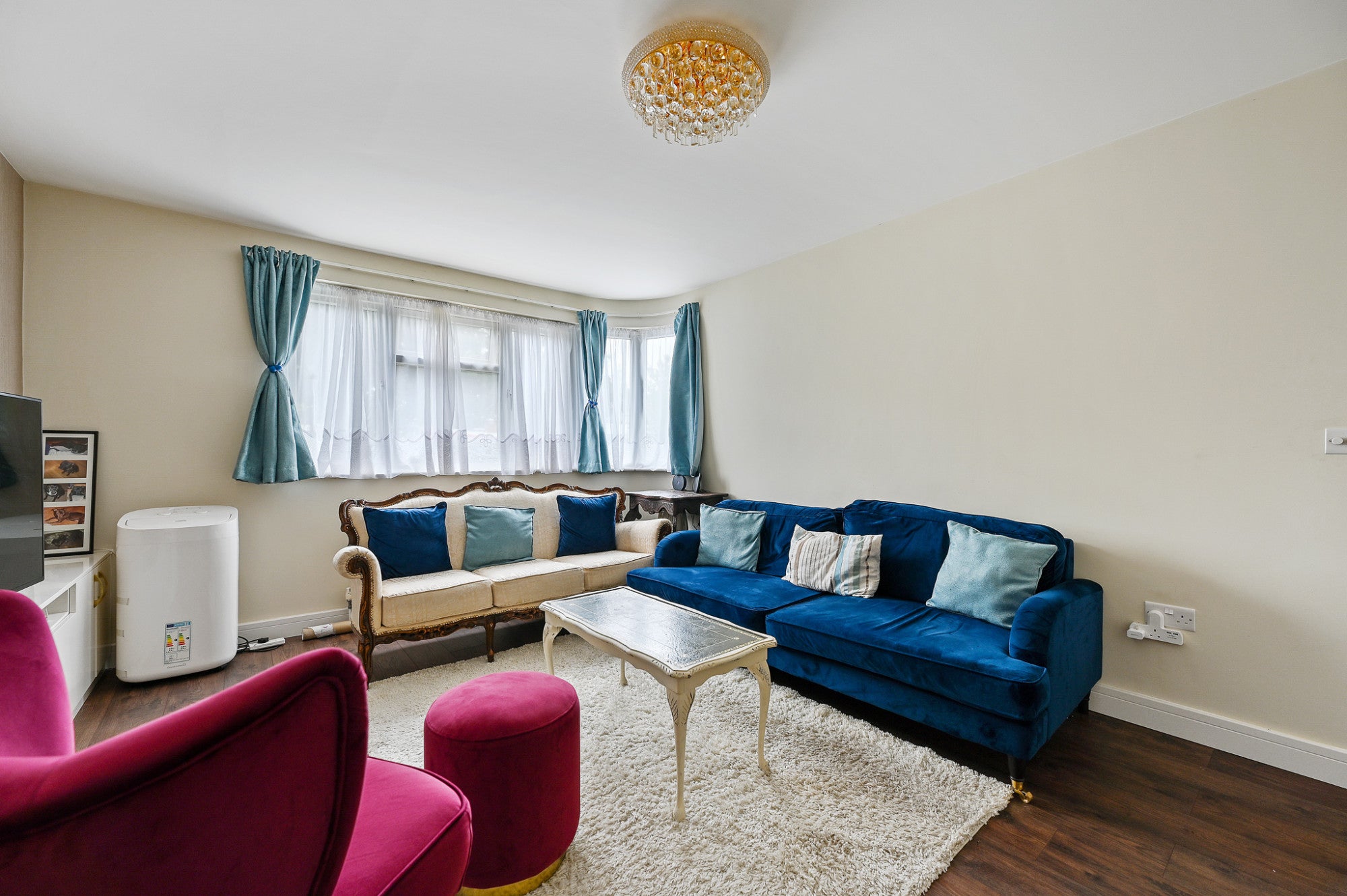 Flat Westmere Drive in Greater London