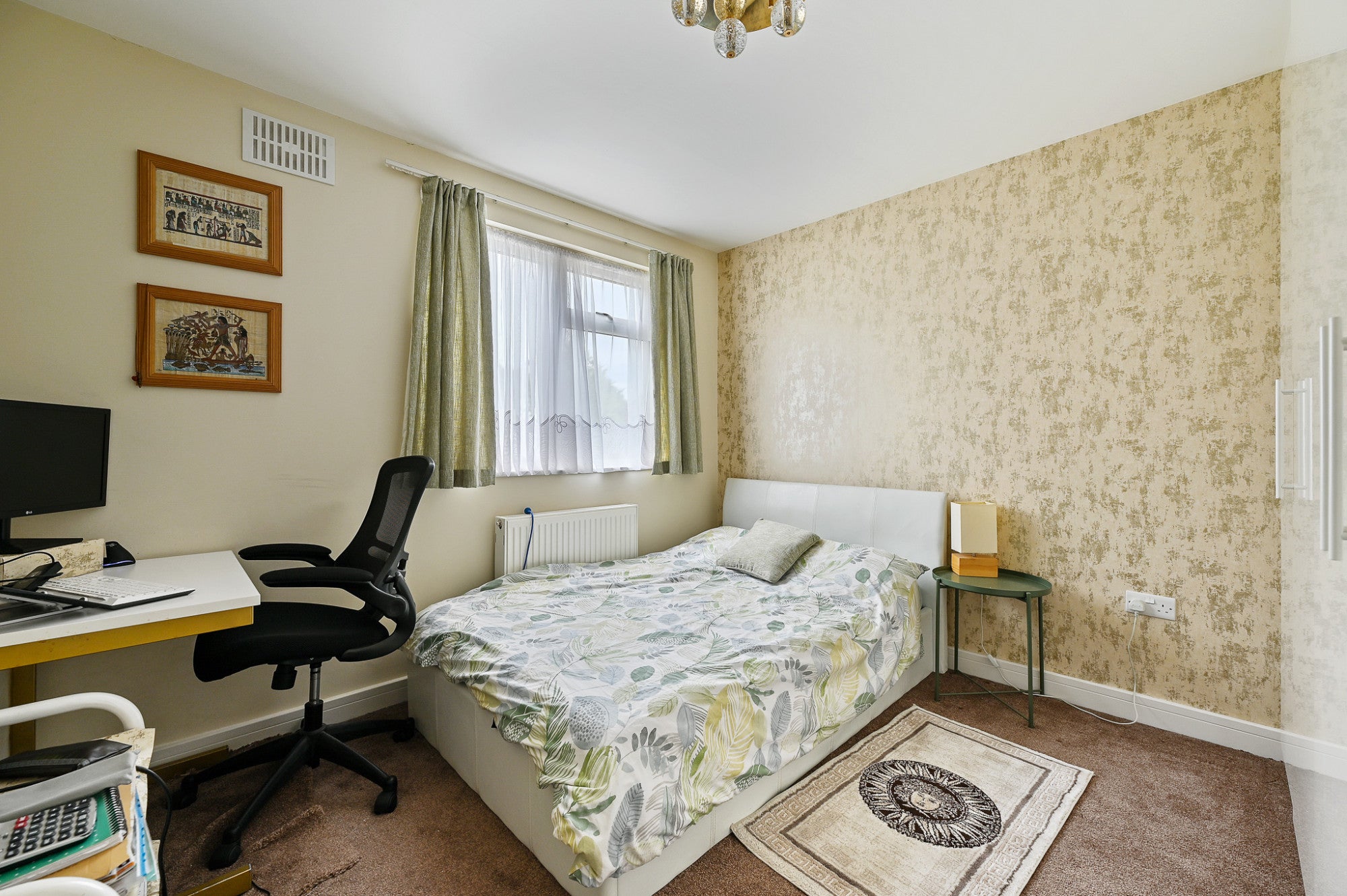 Flat Westmere Drive in Greater London