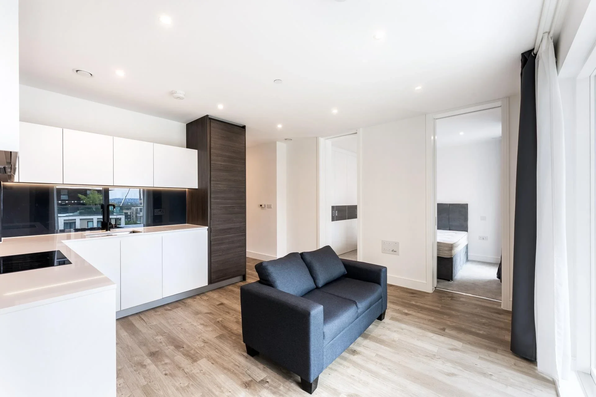 Flat Plowden Road in Greater London