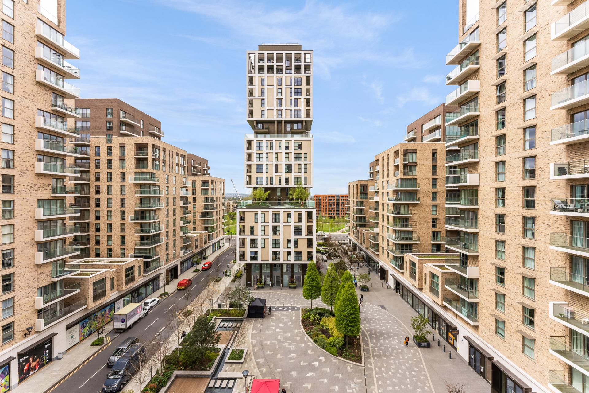 Flat Plowden Road in Greater London