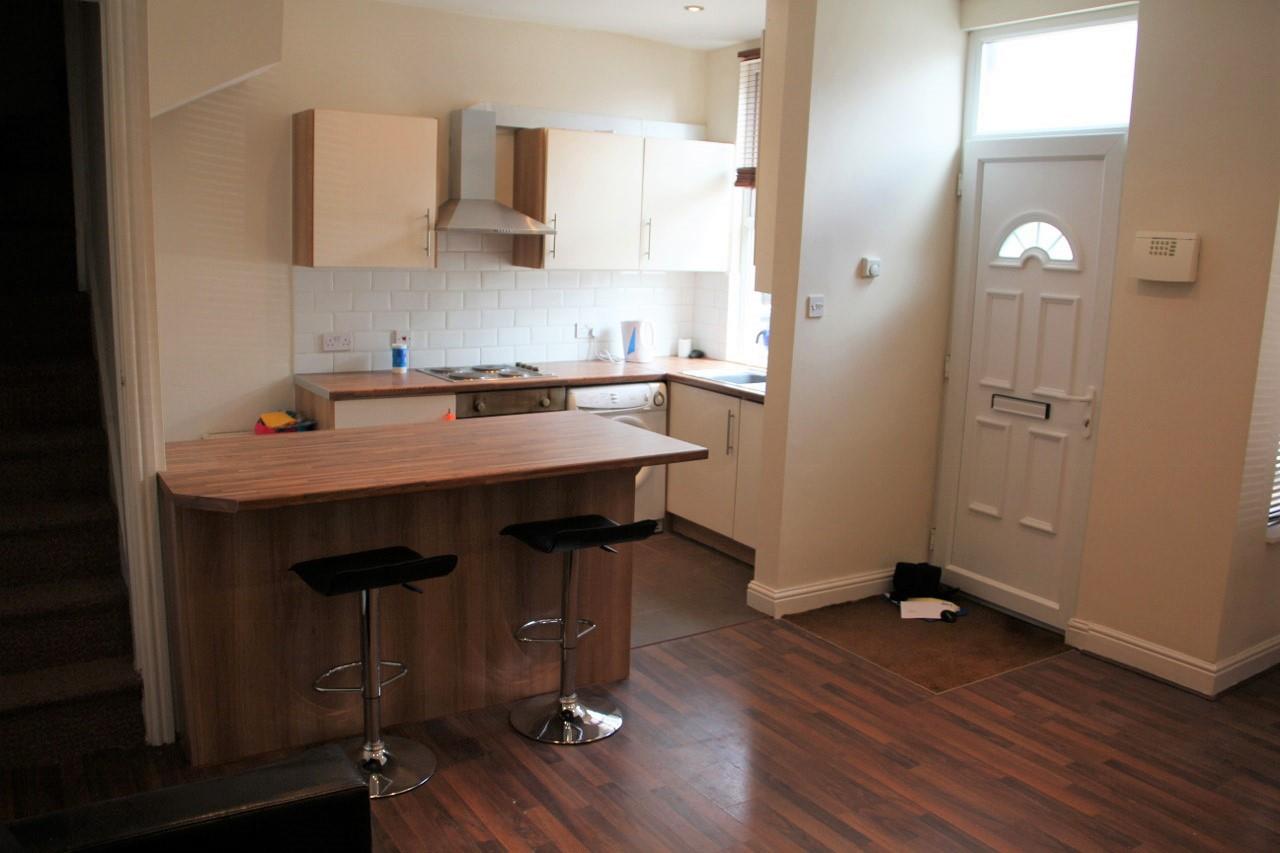 Flat Trelawn Avenue in Leeds