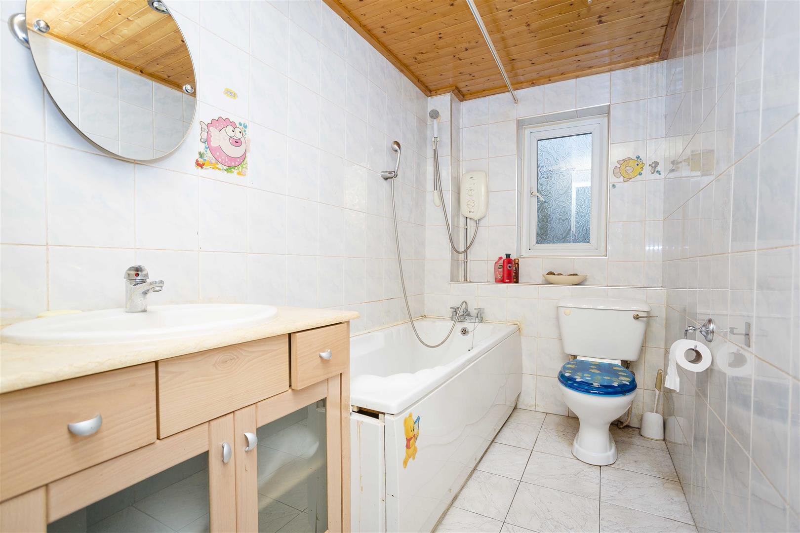 Flat Raven Close in Greater London