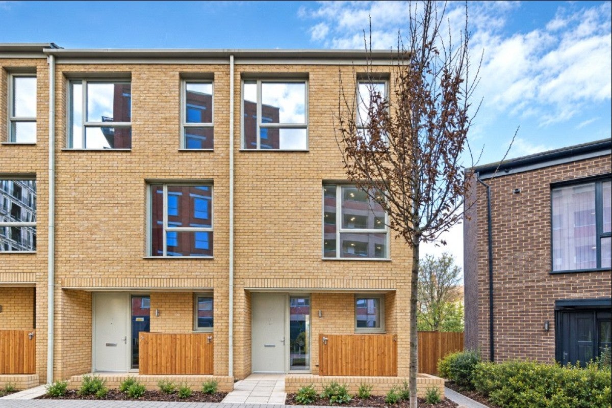 House Pinder Road in Greater London