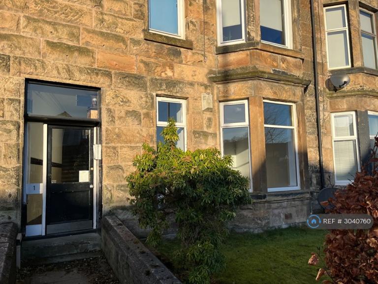 Flat Auchinairn Road in Bishopbriggs