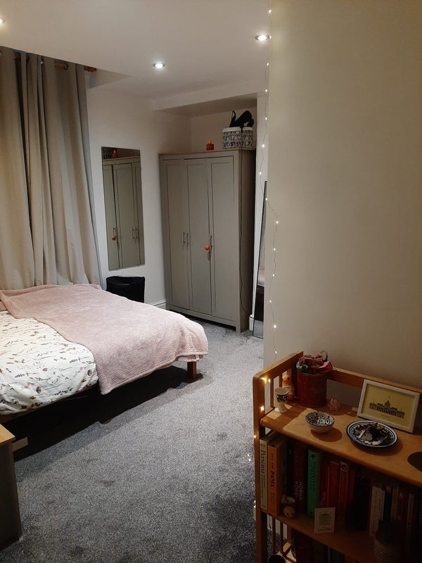 Room Kenmare Road in Liverpool