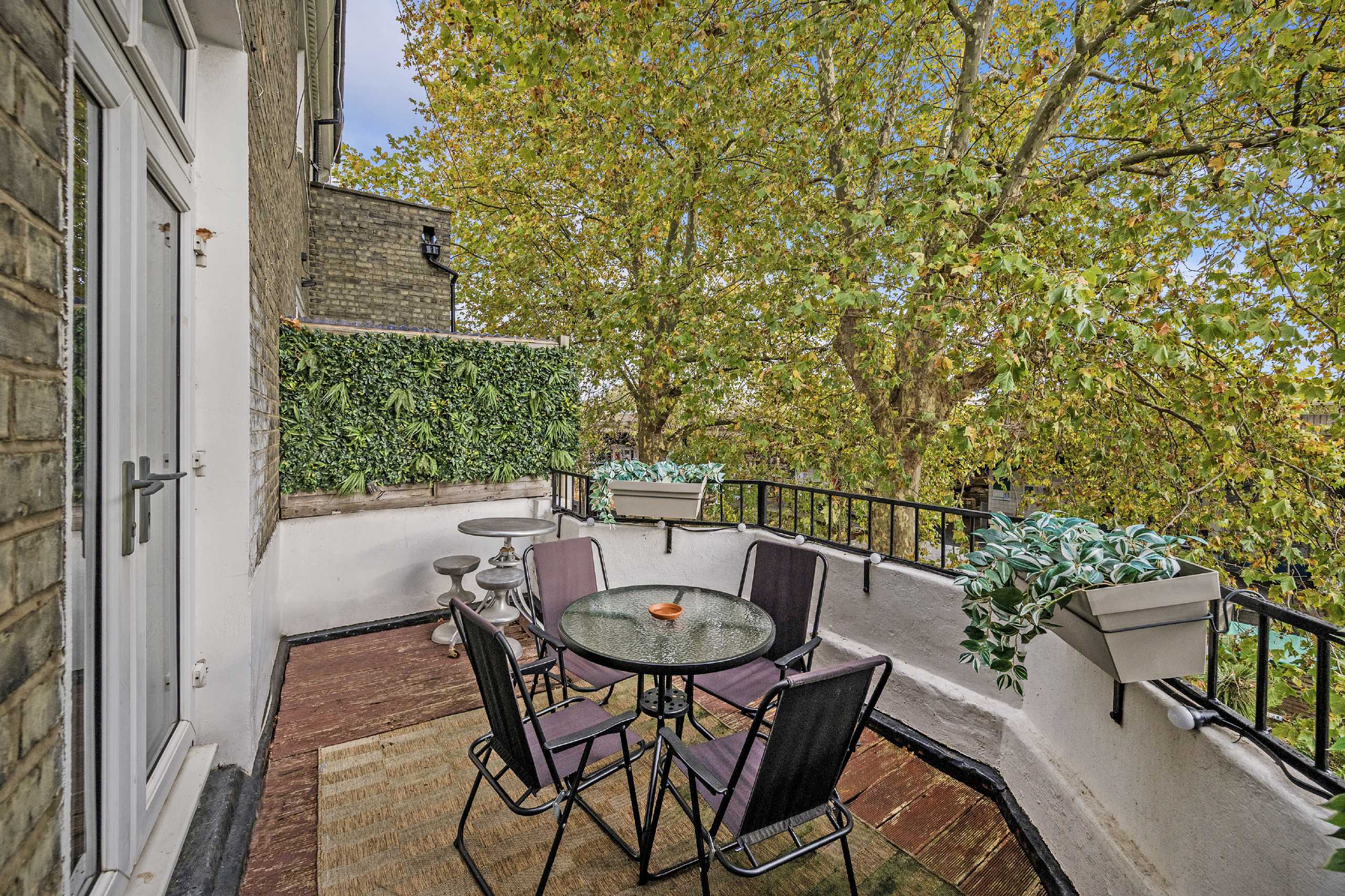 Flat Cambridge Gardens in Greater London