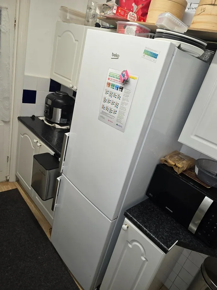 Room Heyford Road in Greater London