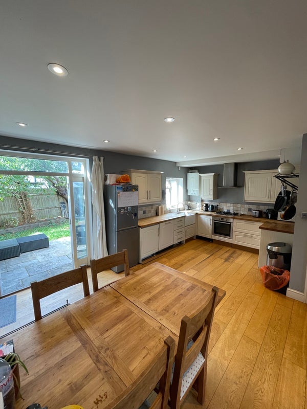 Room Headington Road in Greater London