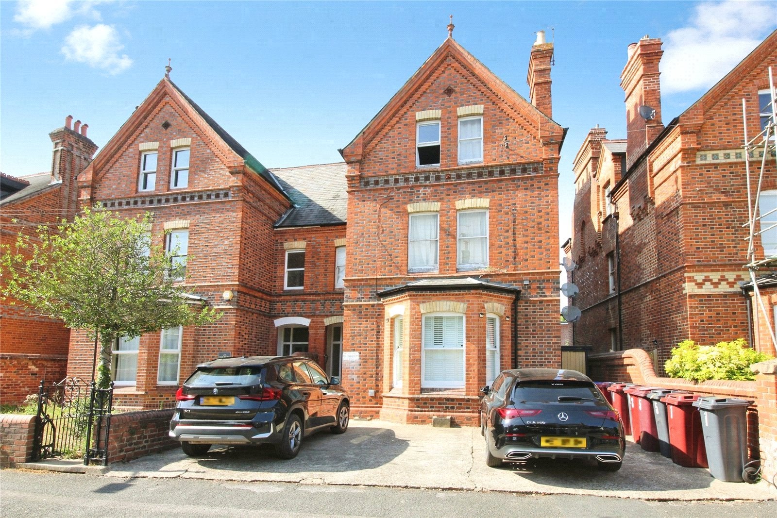 Flat Castle Crescent in Reading