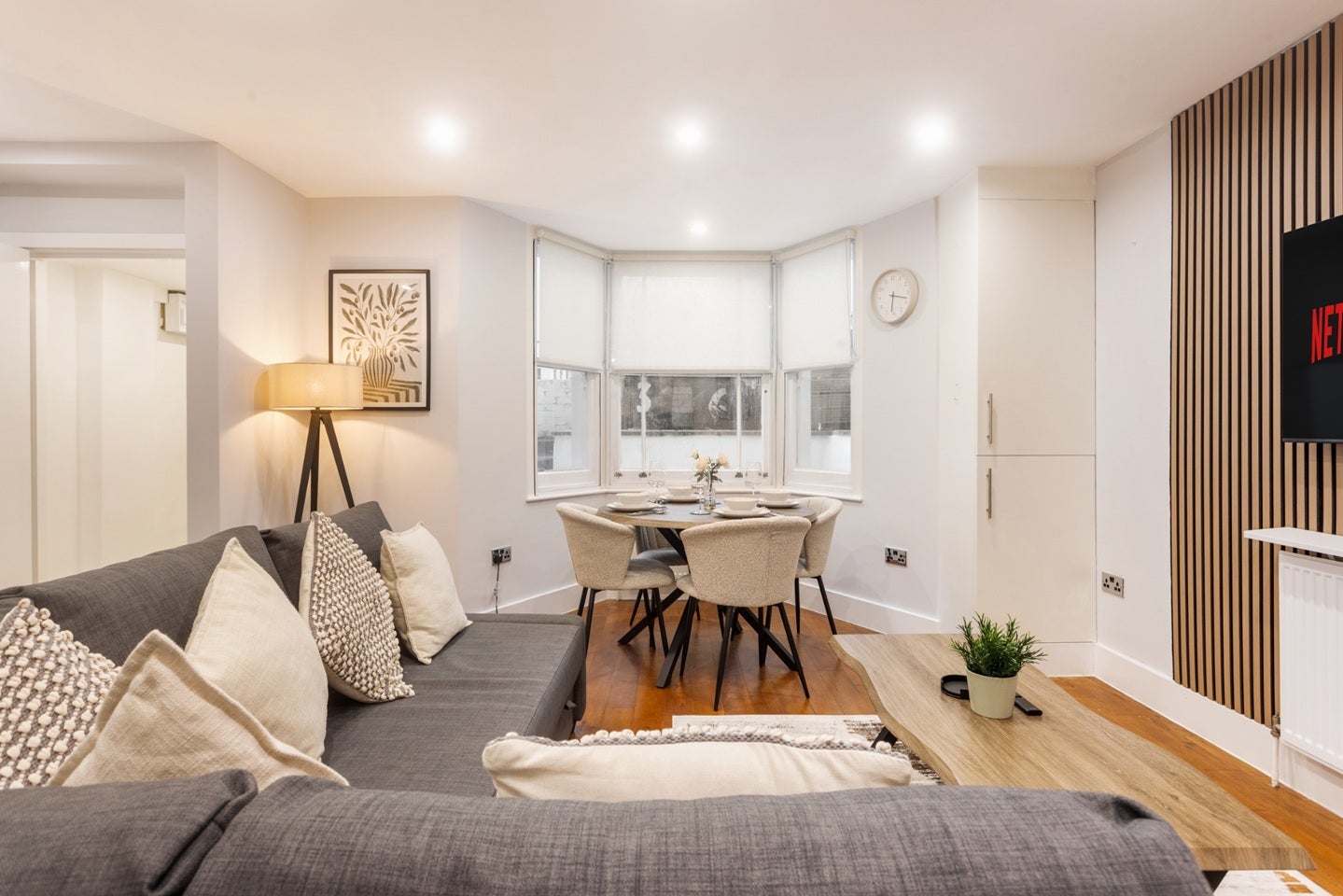 Flat Saint John's Hill in Greater London