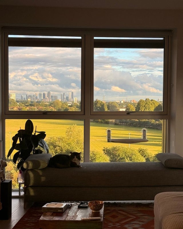 Room Wickford Way in Greater London