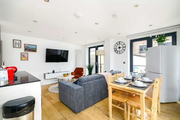 Flat Stanway Street in Greater London
