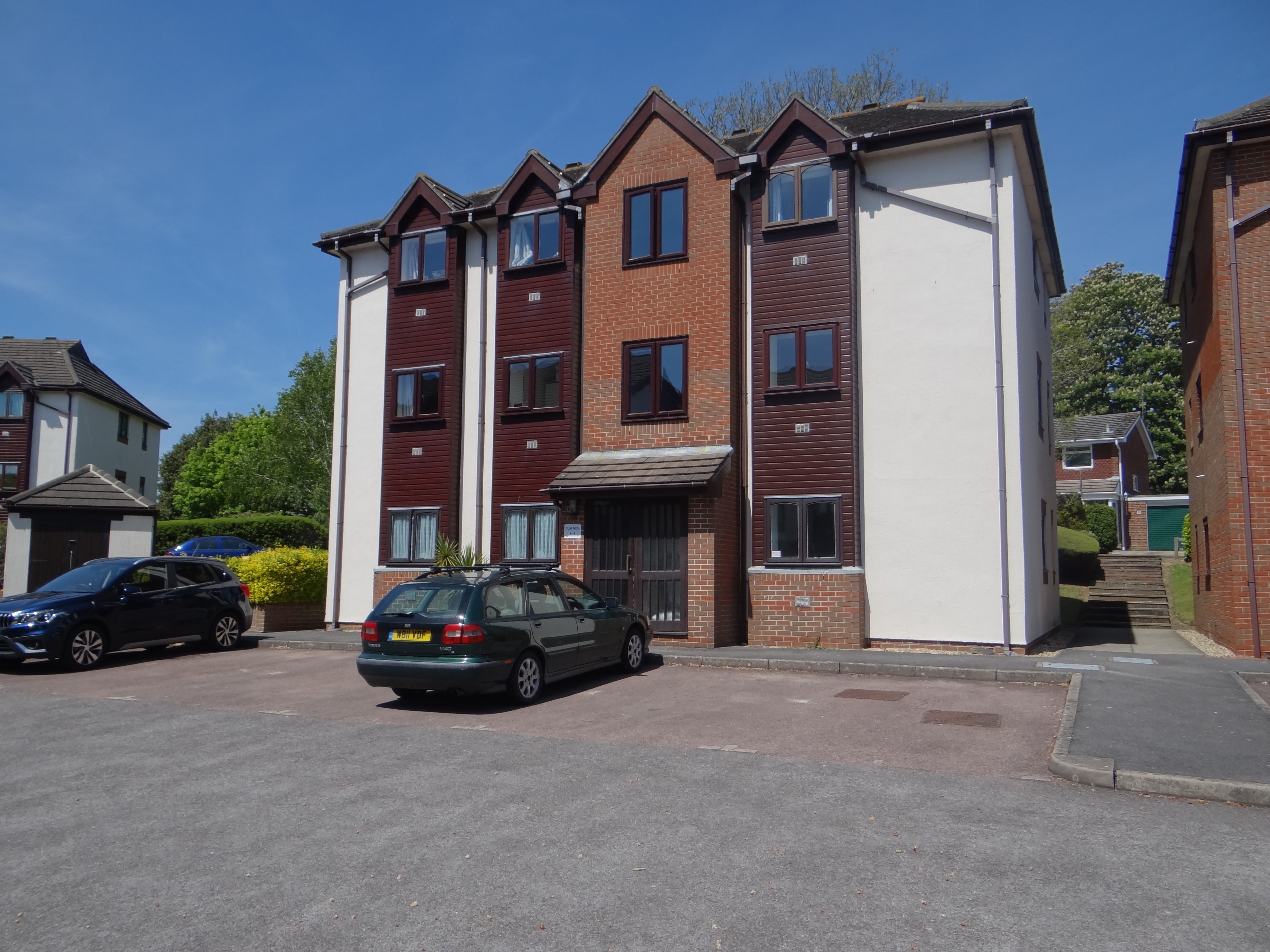 Flat Compass Point in Fareham