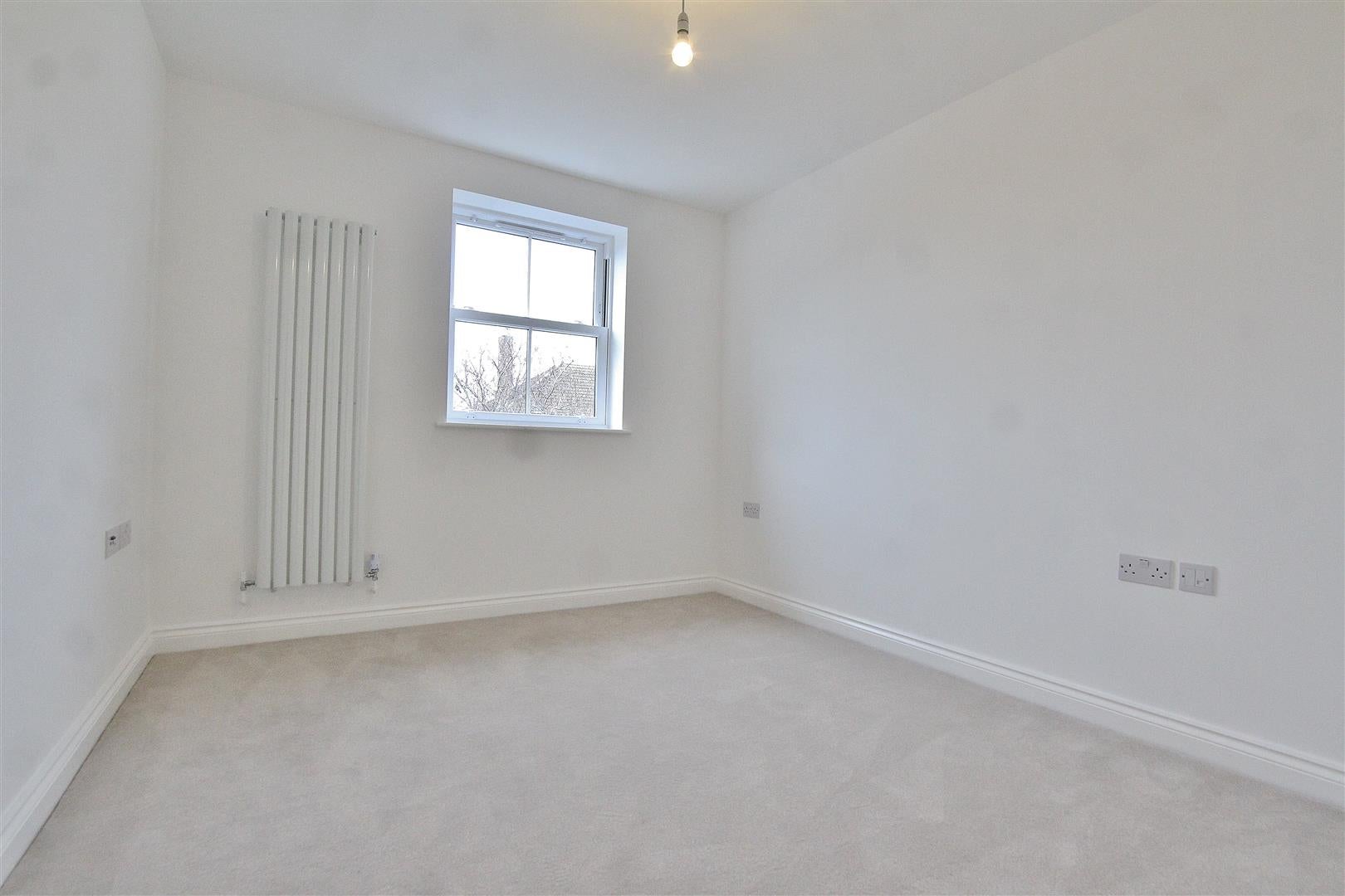 Flat Magdala Road in Greater London