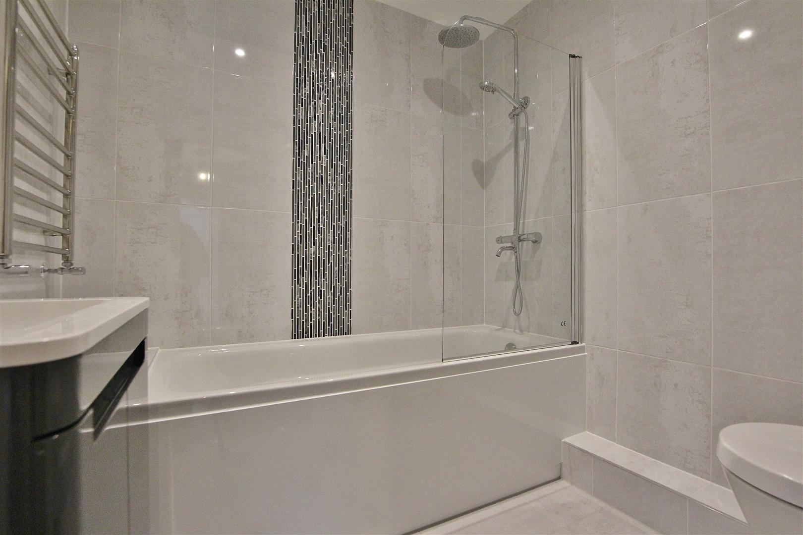 Flat Magdala Road in Greater London
