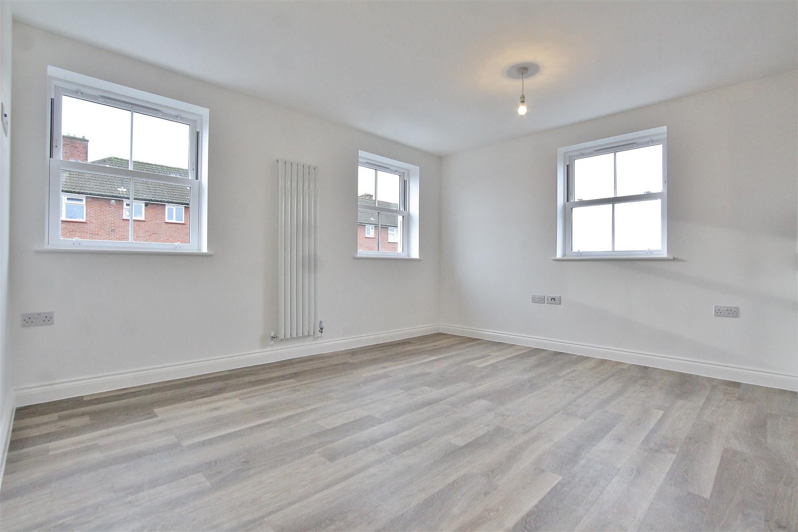 Flat Magdala Road in Greater London