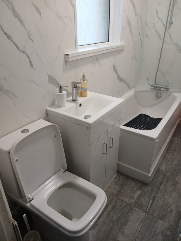 Room Hedgley Street in Greater London