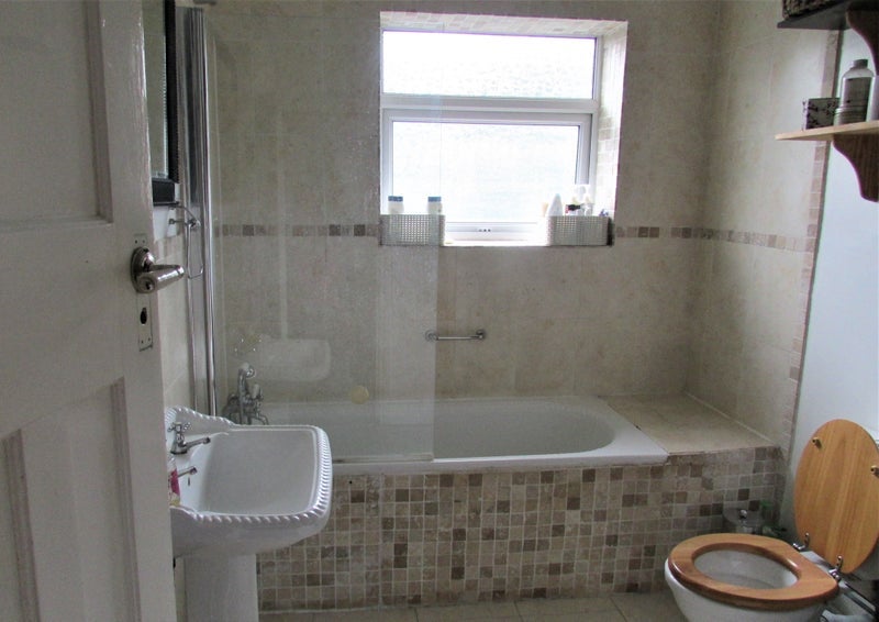 Room Woolacombe Road in Greater London