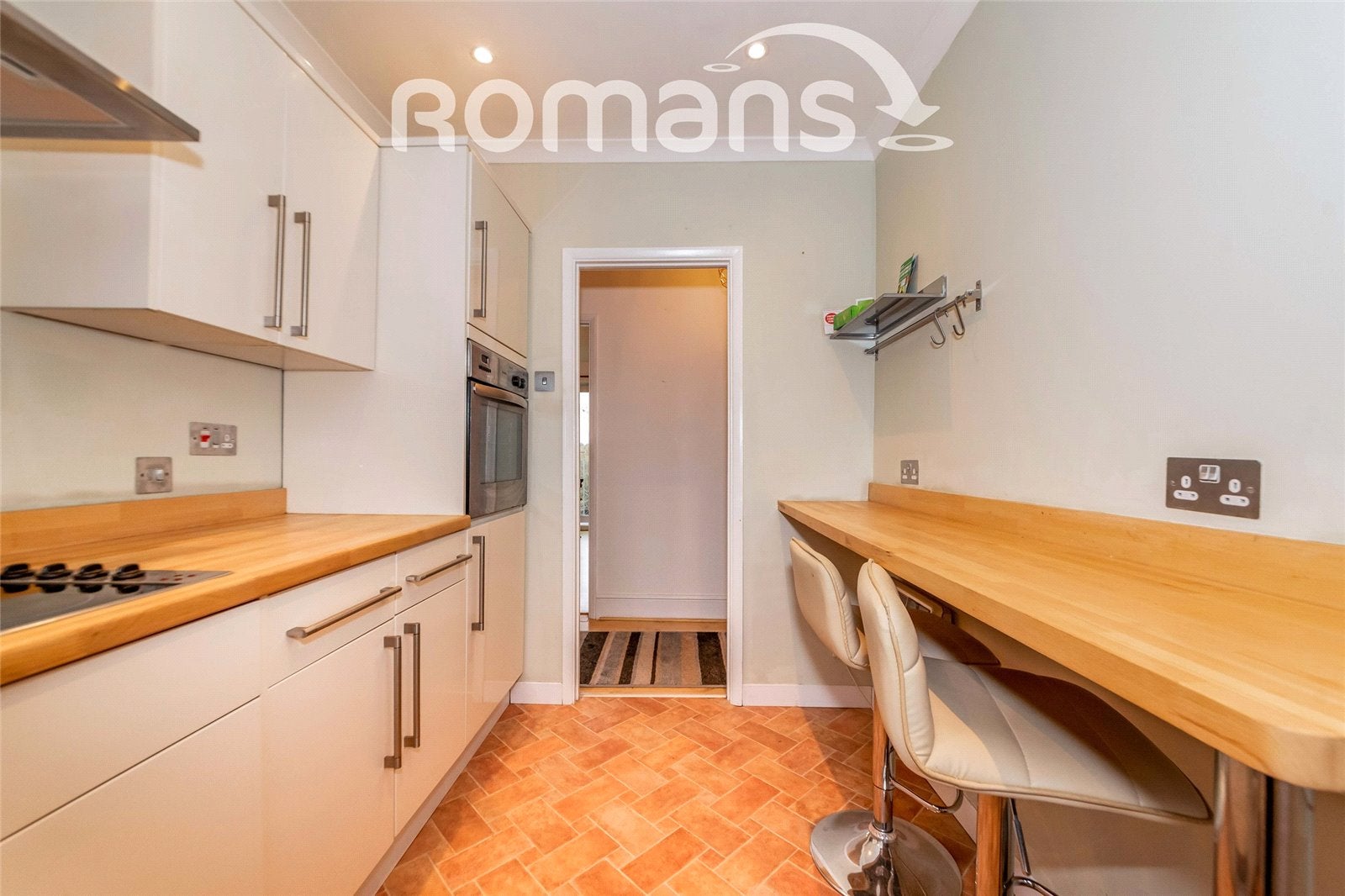 Room Sumner Road in Farnham