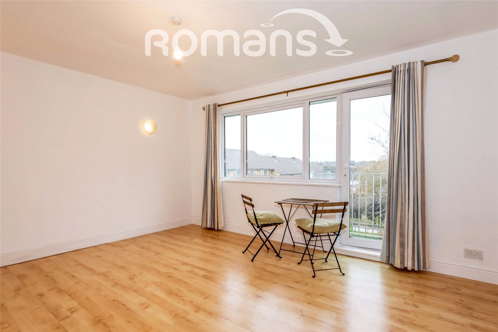 Room Sumner Road in Farnham