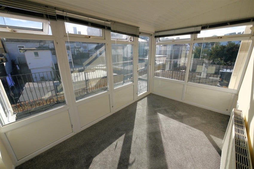 Flat Tarring Road in Worthing
