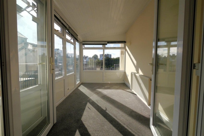 Flat Tarring Road in Worthing