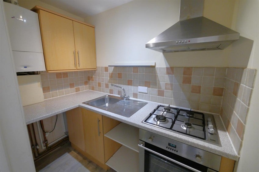 Flat Tarring Road in Worthing