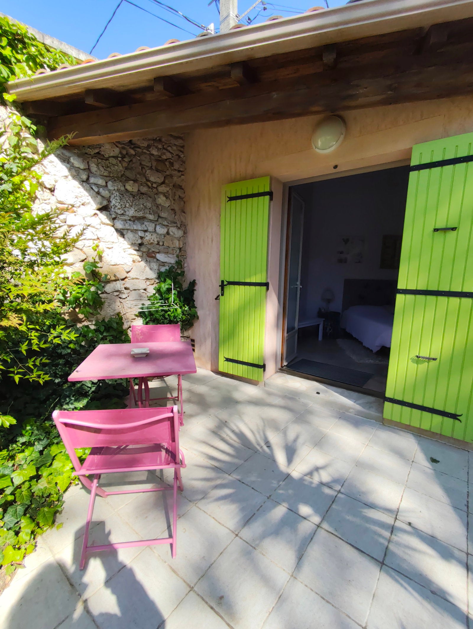 Chambre Rue Recoude à Donzère