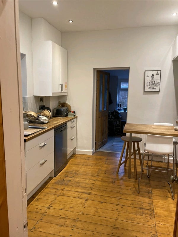 Room Bedford Avenue in Manchester