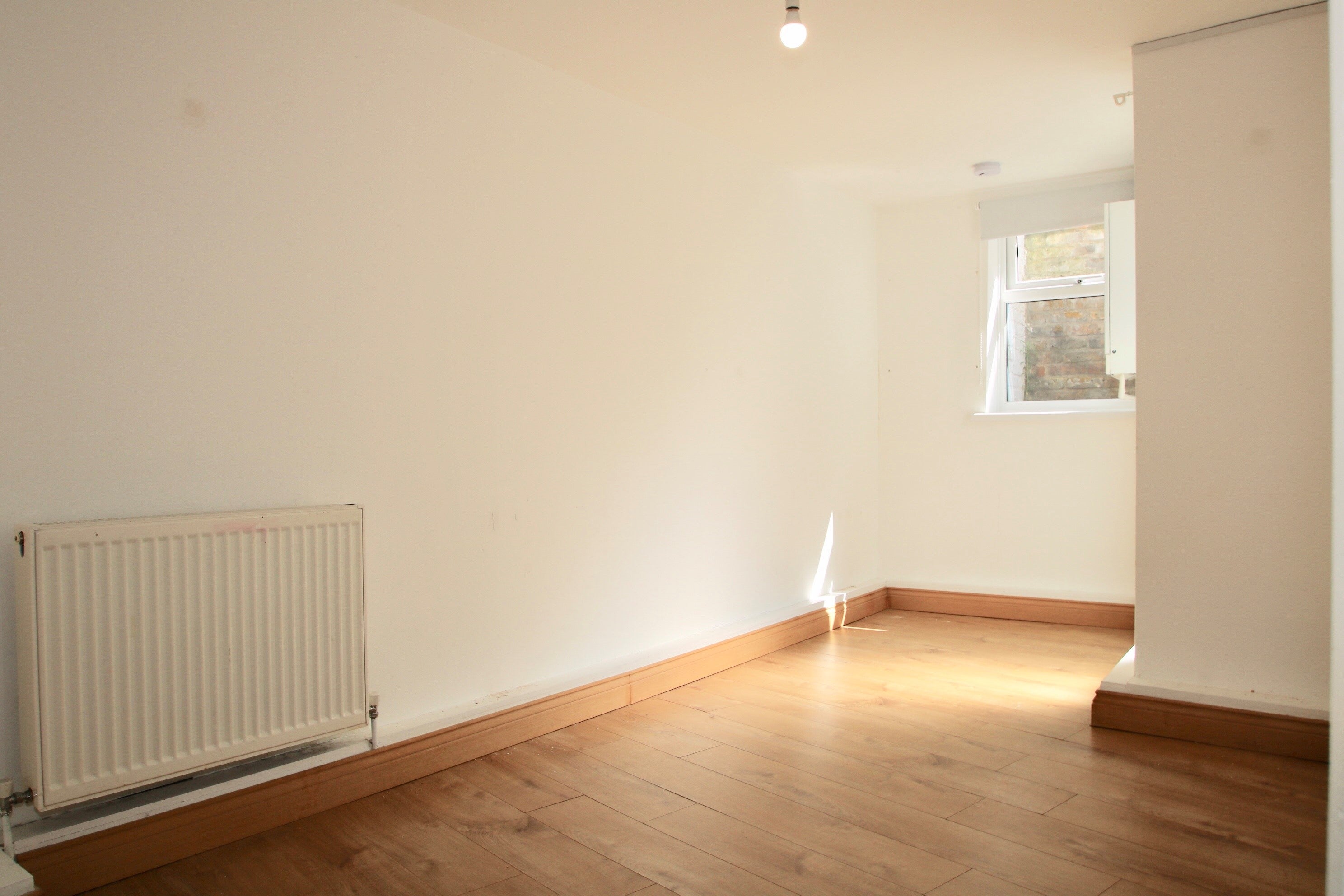 Flat Clarence Road in Greater London