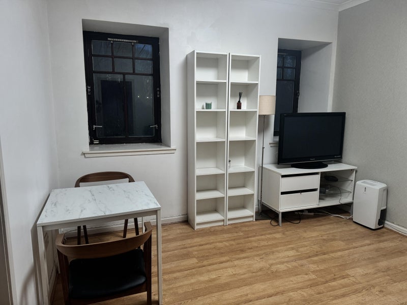 Room Old Dumbarton Road in Glasgow