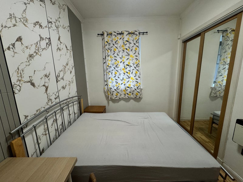 Room Old Dumbarton Road in Glasgow