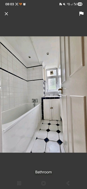 Room Innes Gardens in Greater London