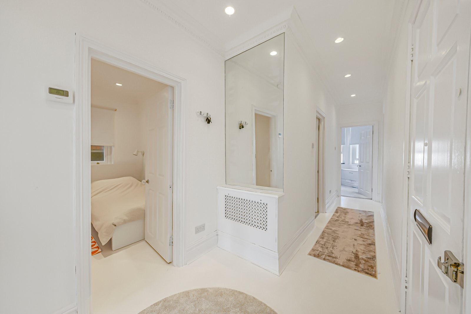 Flat Frognal Lane in Greater London