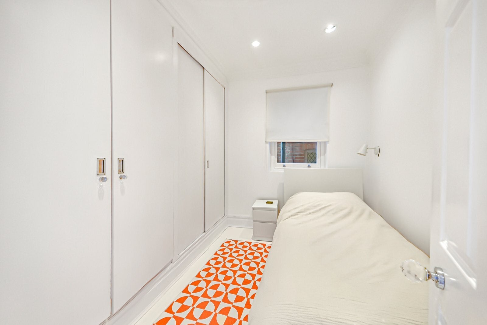 Flat Frognal Lane in Greater London